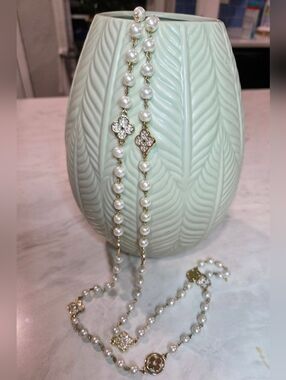 Long Faux Pearl and Beaded Clover Station Gold Tone Necklace